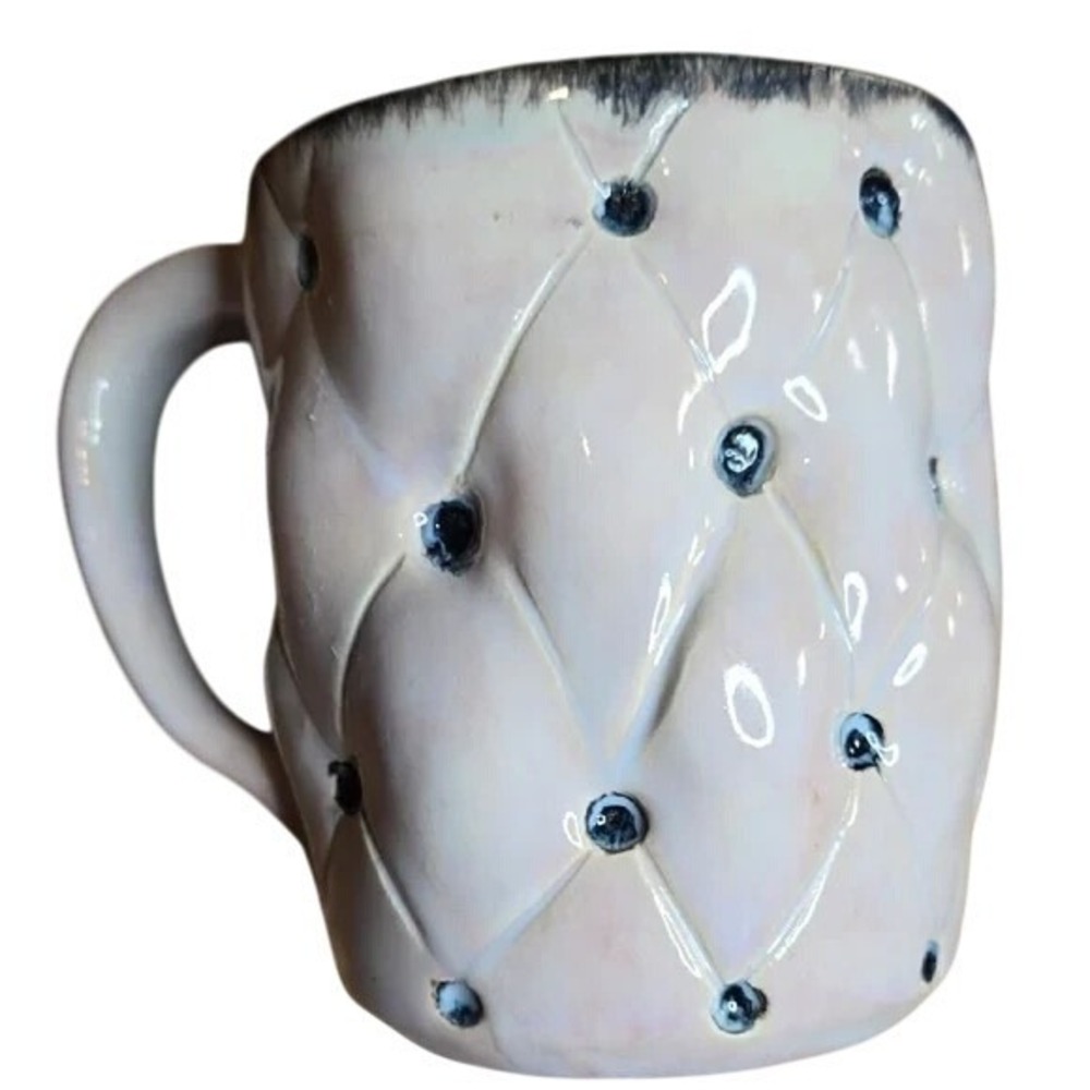 Ceramic Coffee Mug With Quilted Texture Design Contrast Interior